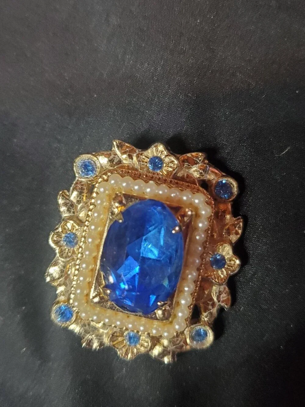 Vintage 40s signed Coro blue and gold brooch